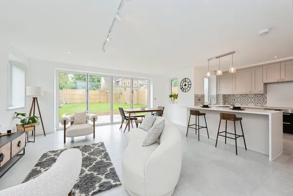 Kennel Close, Fetcham, Leatherhead, S...