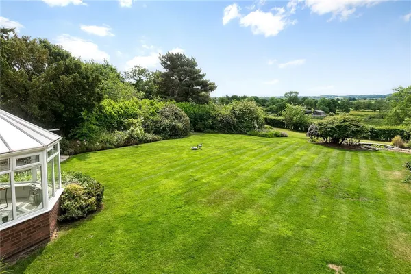 Lees Lane, Wilmslow, SK9 photo 2