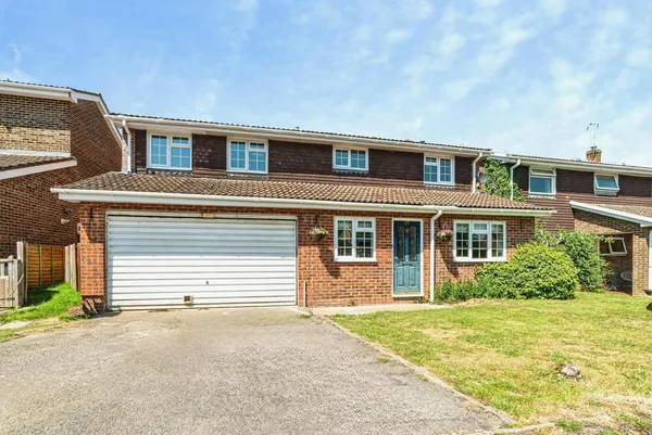 Ringshall Gardens, Bramley, Tadley, H...