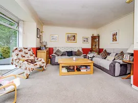 Caernarvon Close, Hemel Hempstead thumb 3