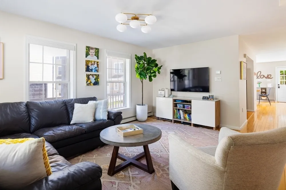 46 Howland St, Needham, MA 02492