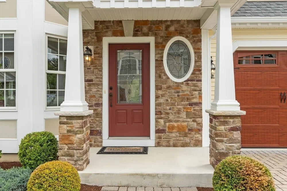 5 Cheshire Ln, Tewksbury, MA 01876