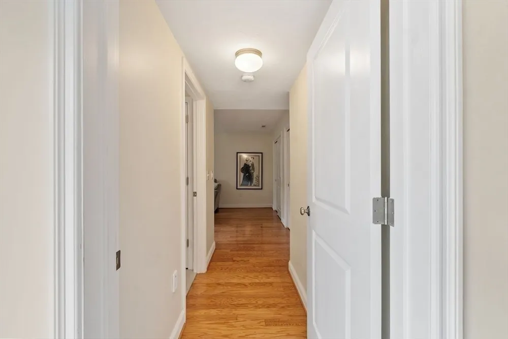 5 Cheshire Ln, Tewksbury, MA 01876