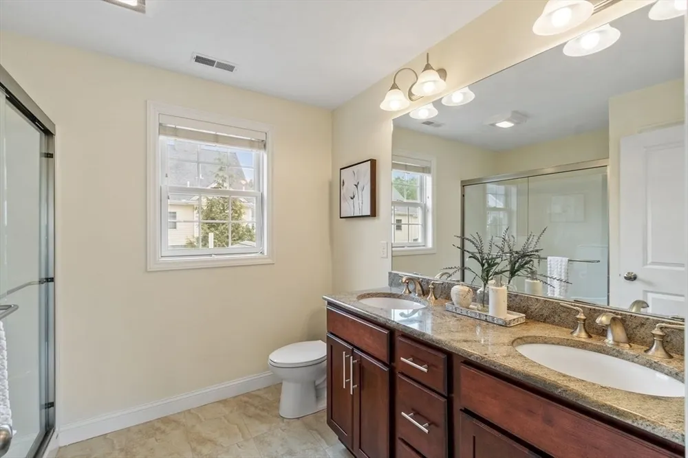 5 Cheshire Ln, Tewksbury, MA 01876