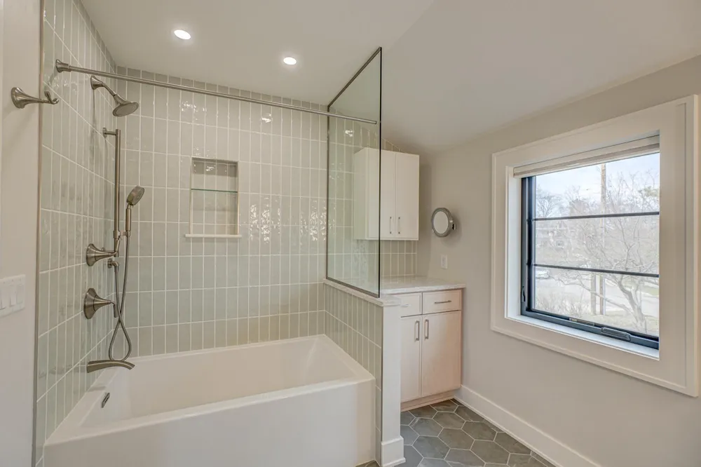71 Otis Ln, Saint Paul, MN 55104