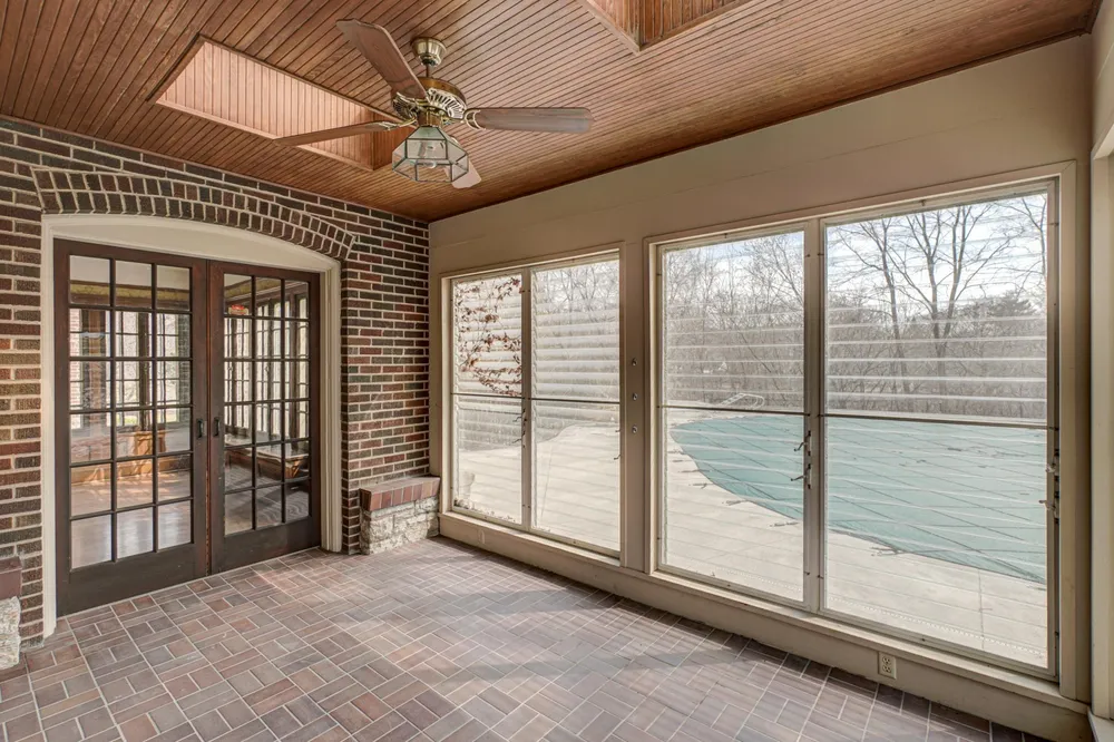 71 Otis Ln, Saint Paul, MN 55104