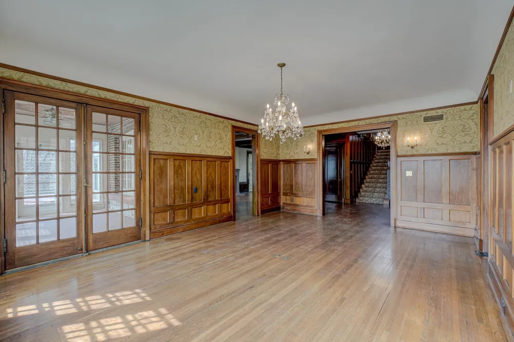 71 Otis Ln, Saint Paul, MN 55104