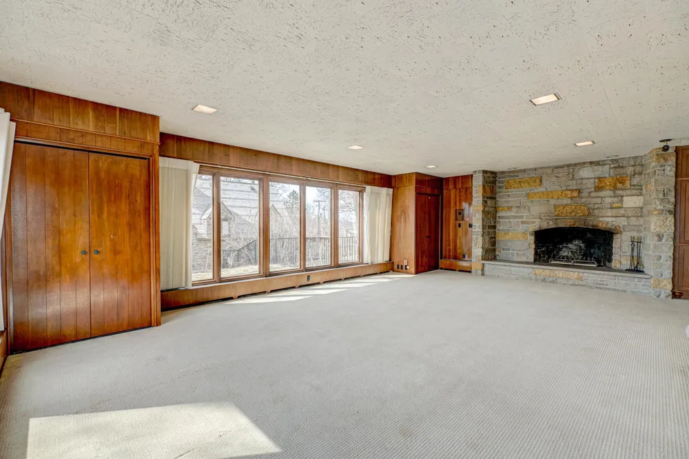 71 Otis Ln, Saint Paul, MN 55104