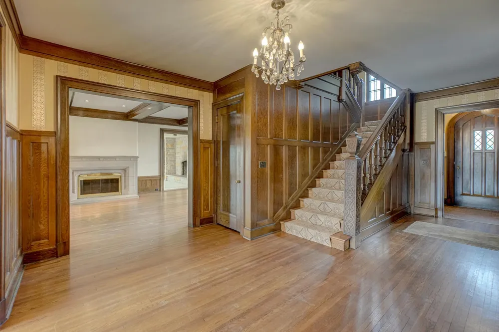 71 Otis Ln, Saint Paul, MN 55104