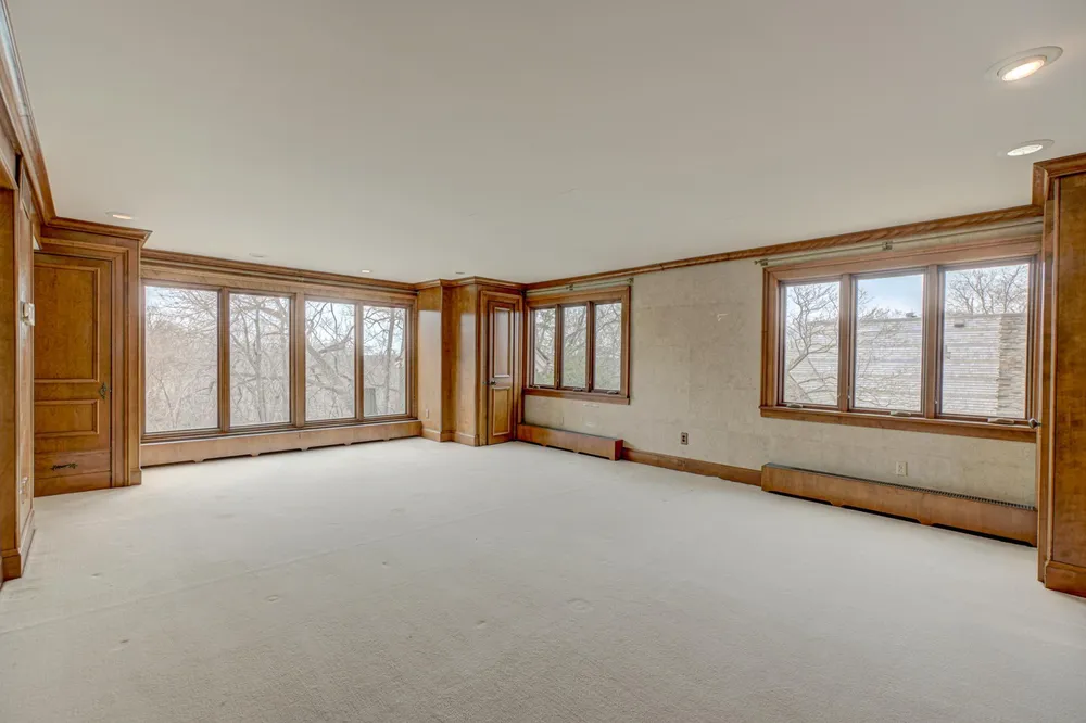 71 Otis Ln, Saint Paul, MN 55104