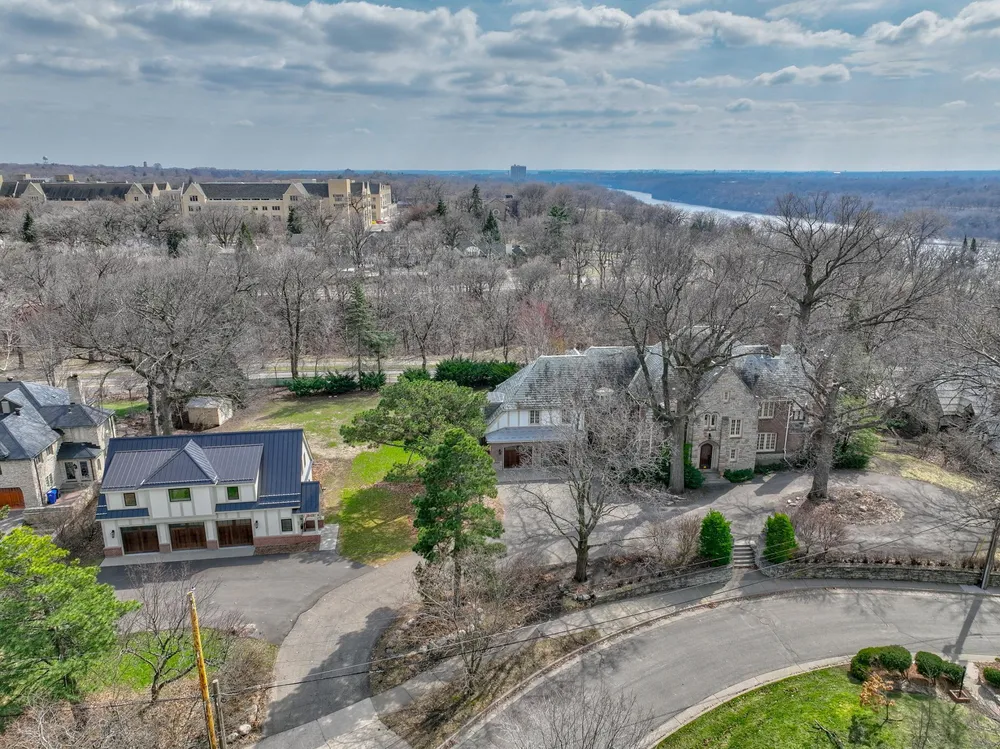 71 Otis Ln, Saint Paul, MN 55104
