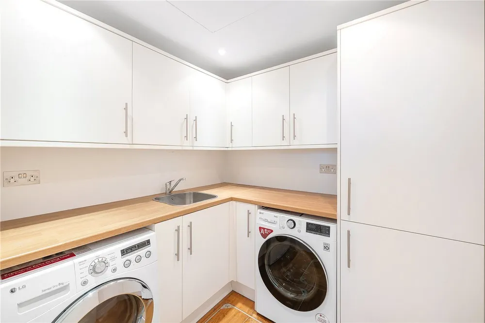 Woodwarde Road, London, SE22