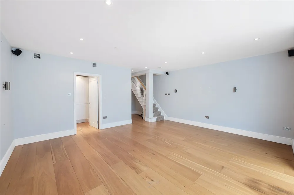 Woodwarde Road, London, SE22