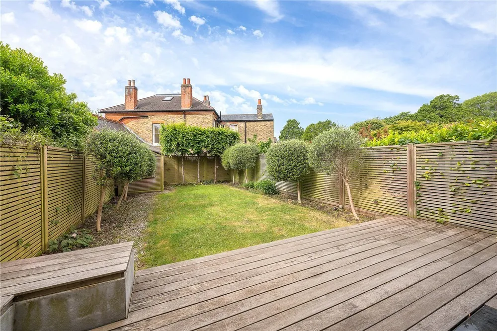 Woodwarde Road, London, SE22