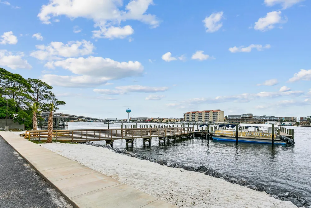 167 Brooks St SE, Fort Walton Beach, FL 32548