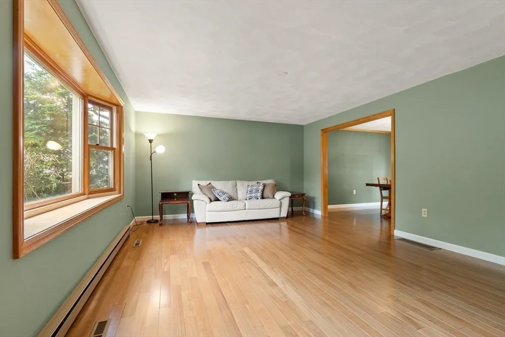 214 McCarthy Way, Tewksbury, MA 01876