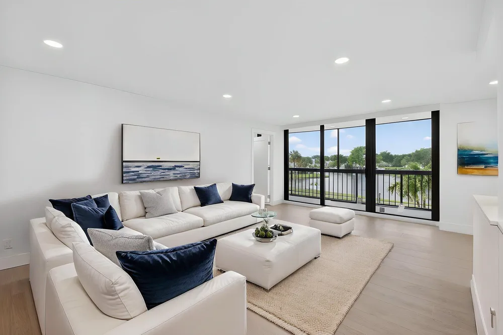 1732 Bridgewood Dr, Boca Raton, FL 33434