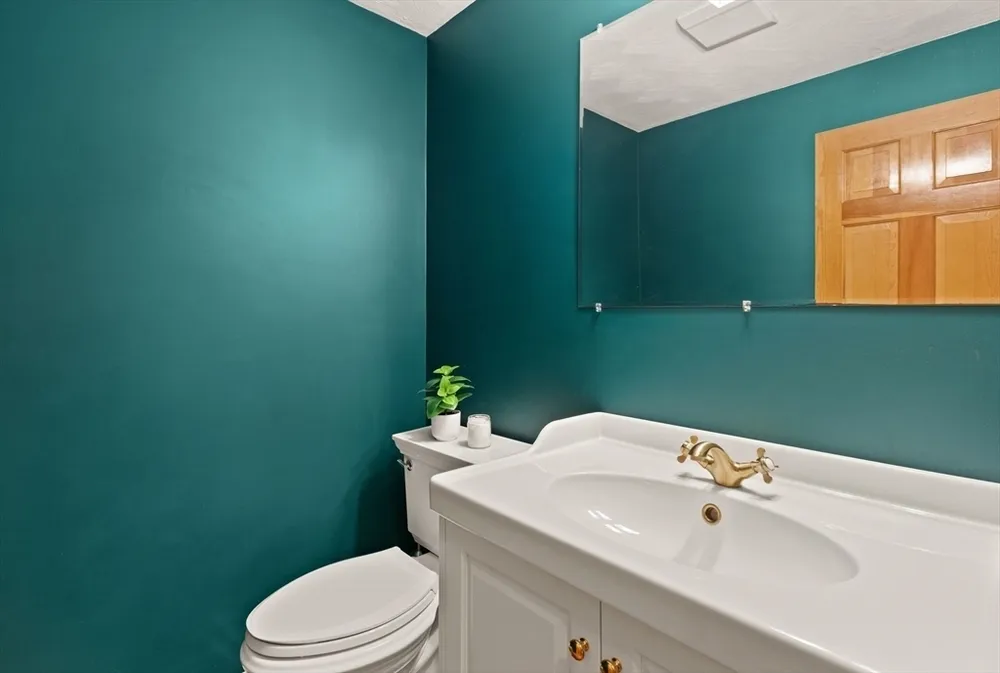 214 McCarthy Way, Tewksbury, MA 01876