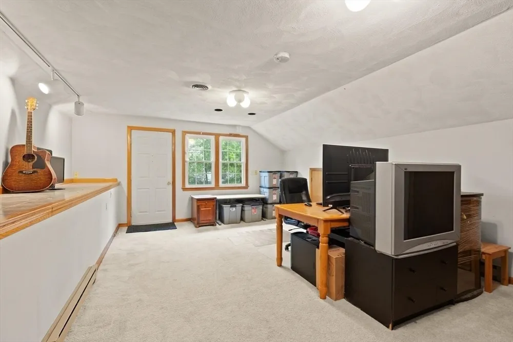 214 McCarthy Way, Tewksbury, MA 01876