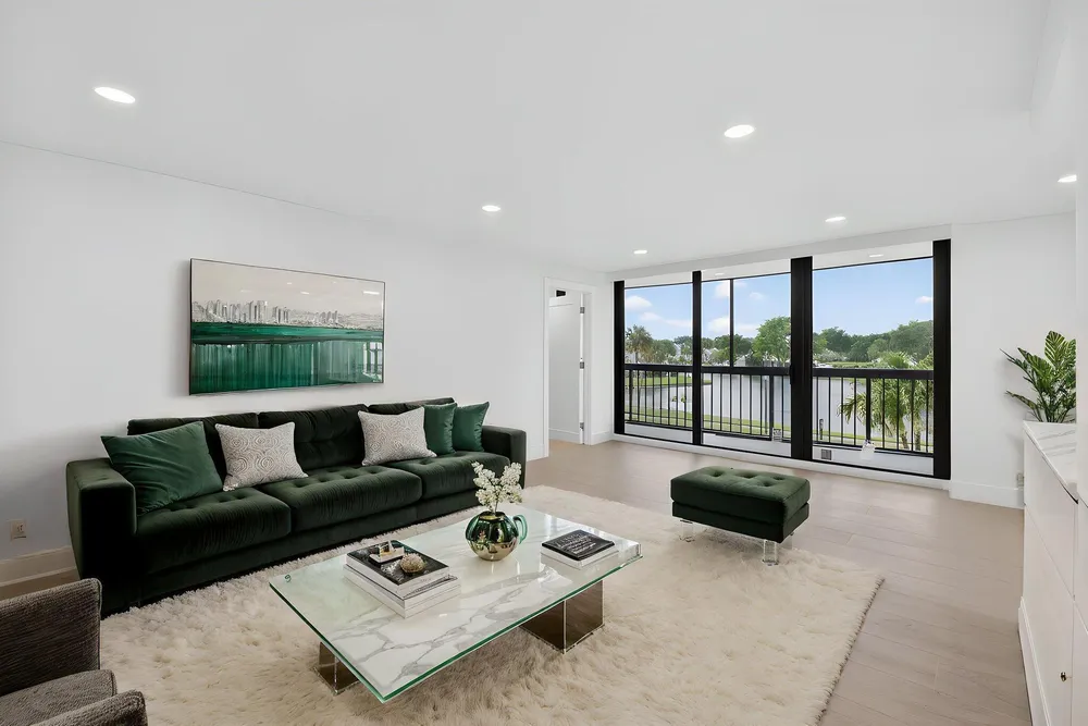 1732 Bridgewood Dr, Boca Raton, FL 33434