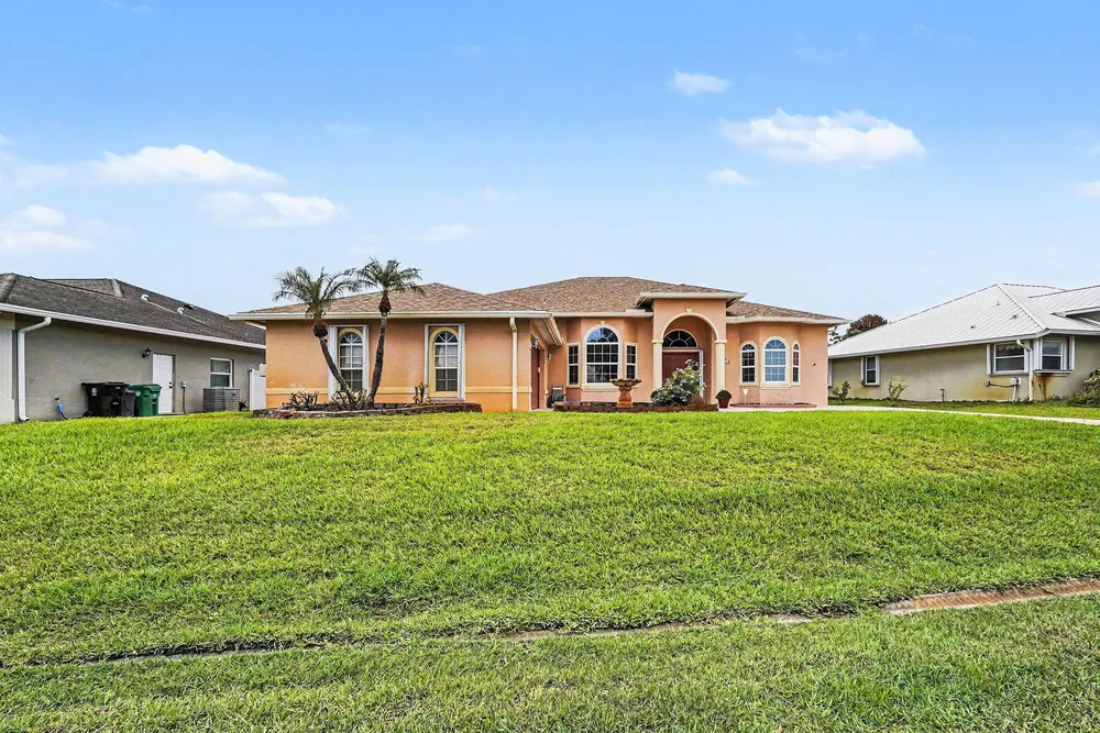 3306 SE Ford Ln, Port St Lucie, FL 34984