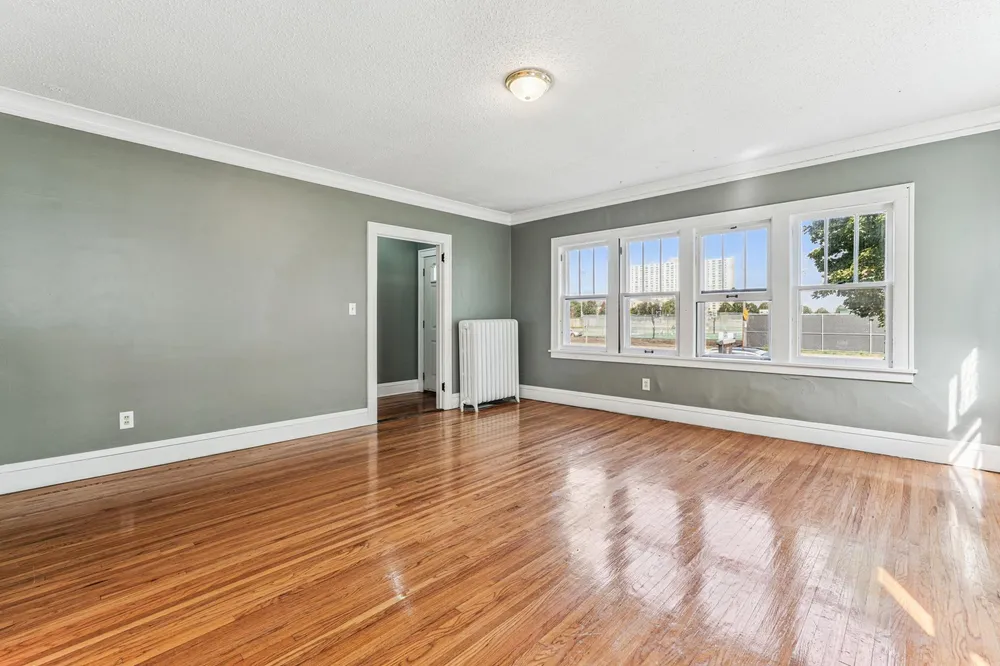 1186 Marshall Ave, Saint Paul, MN 55104