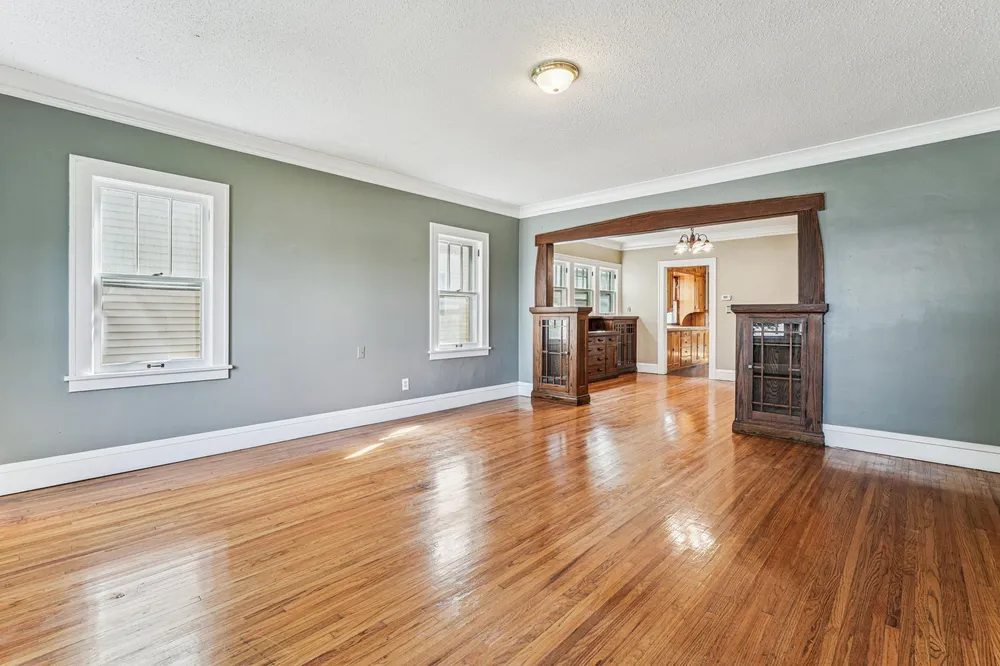 1186 Marshall Ave, Saint Paul, MN 55104