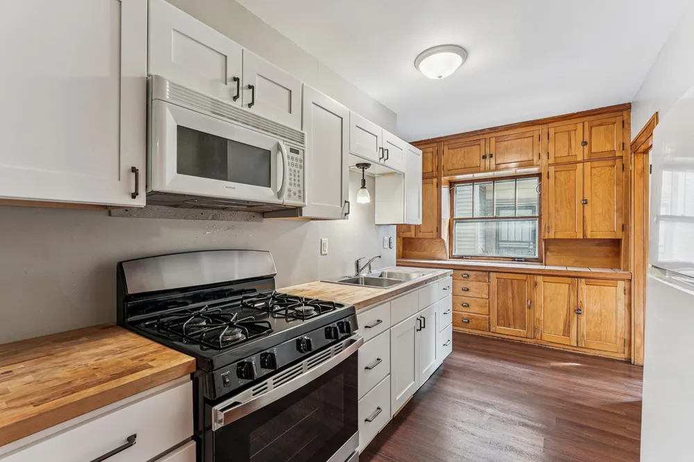 1186 Marshall Ave, Saint Paul, MN 55104