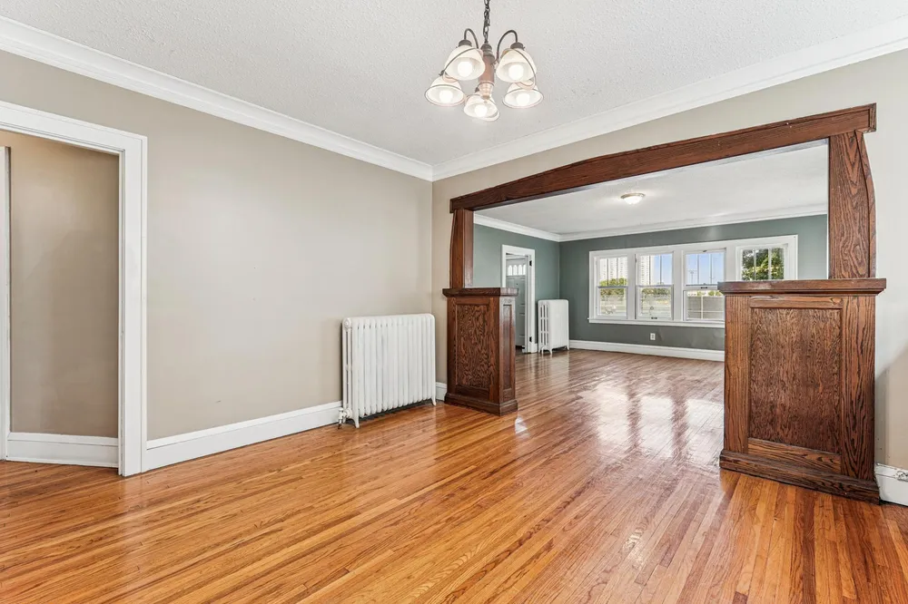 1186 Marshall Ave, Saint Paul, MN 55104