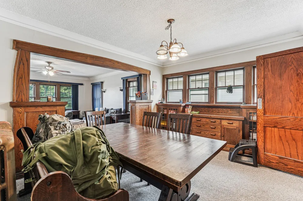 1186 Marshall Ave, Saint Paul, MN 55104
