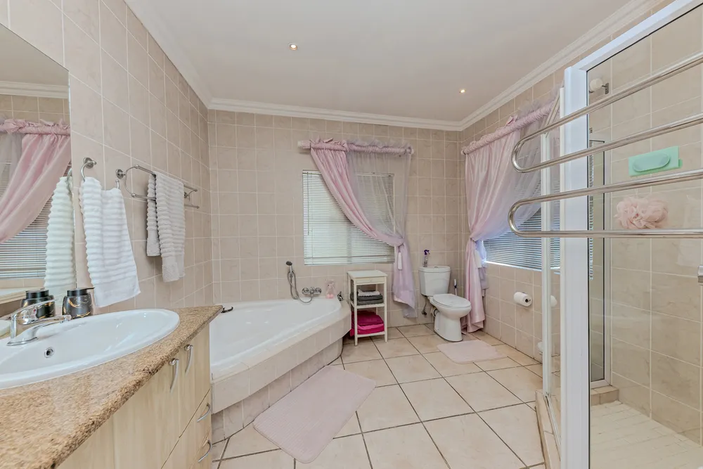 South Africa, Gauteng, Featherbrooke Estate
