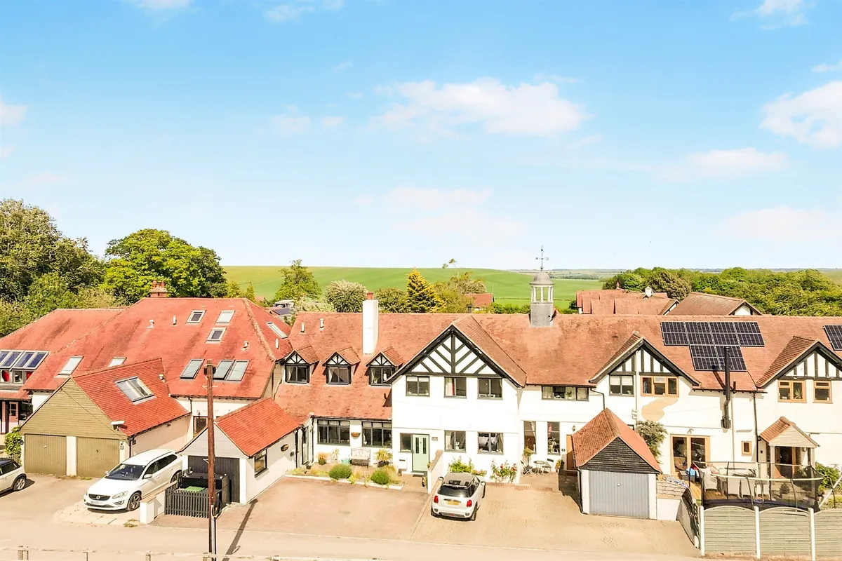 The Mews, Russley Park, Marlborough