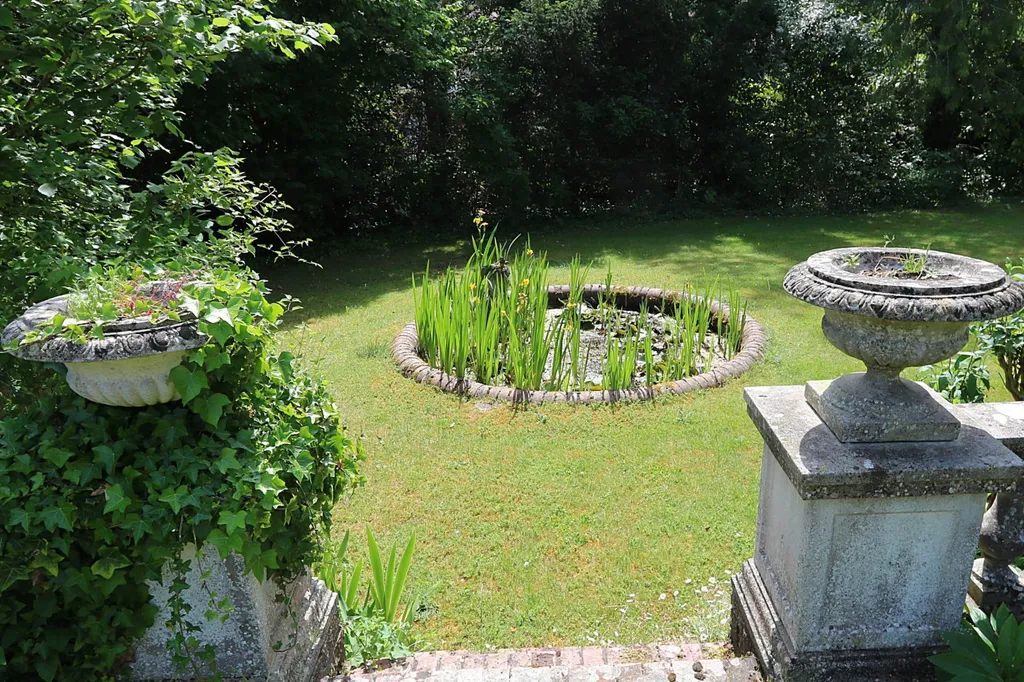 5 Bedroom Detached House For Sale: Prime Location - Riverview Road, Pangbourne