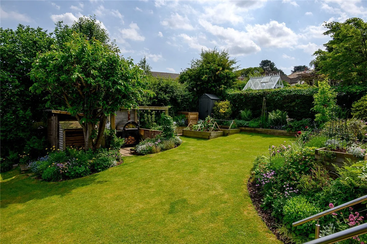 Wharfe Bank, Collingham, LS22