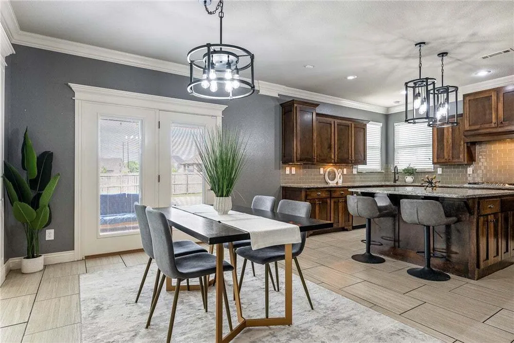 1701 Helen Ln, Bentonville, AR 72713