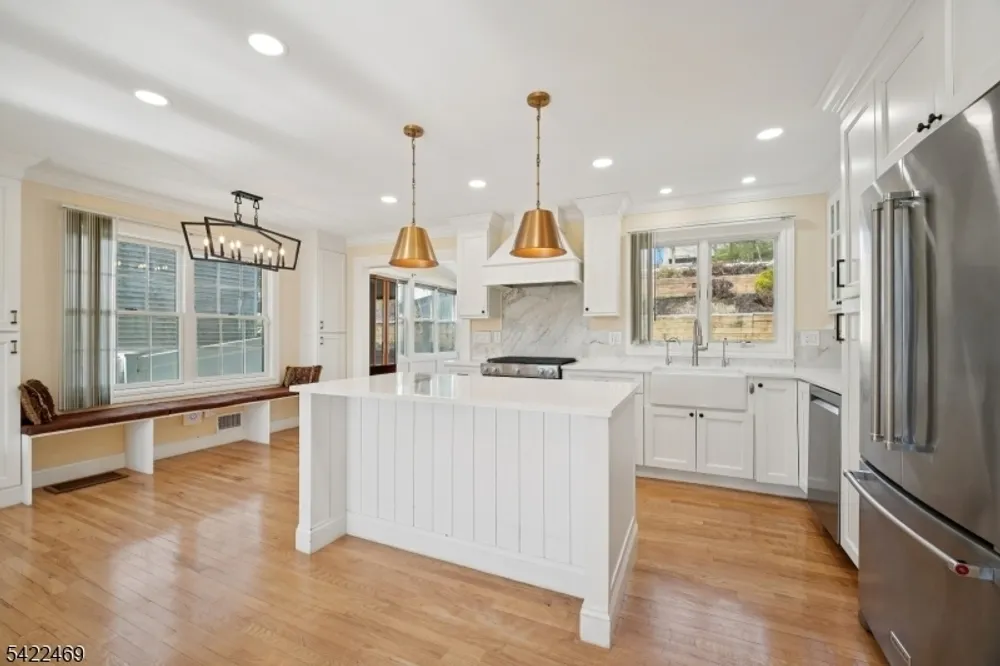 59 Oakwood Dr, Wayne, NJ 07470