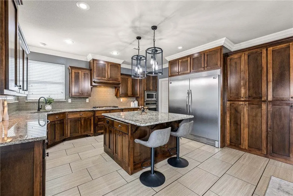 1701 Helen Ln, Bentonville, AR 72713