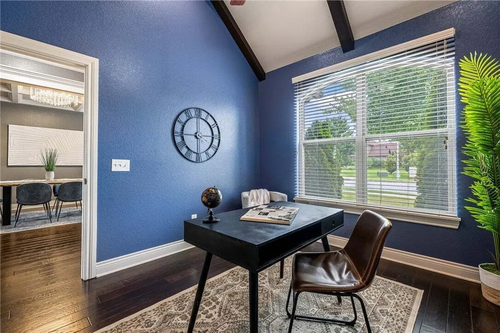 1701 Helen Ln, Bentonville, AR 72713