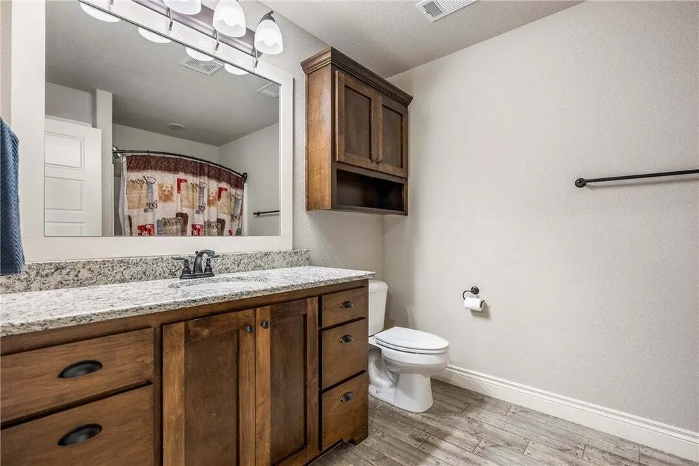 1701 Helen Ln, Bentonville, AR 72713