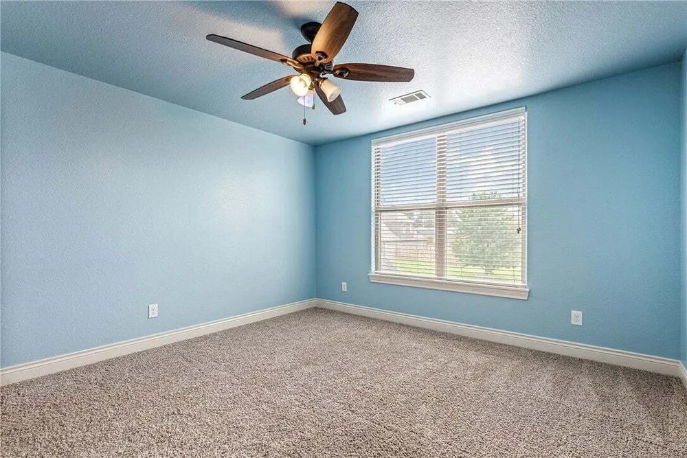 1701 Helen Ln, Bentonville, AR 72713