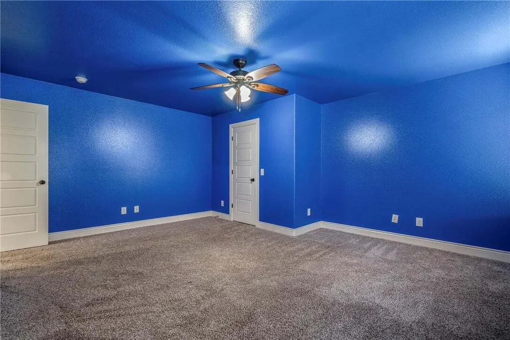 1701 Helen Ln, Bentonville, AR 72713