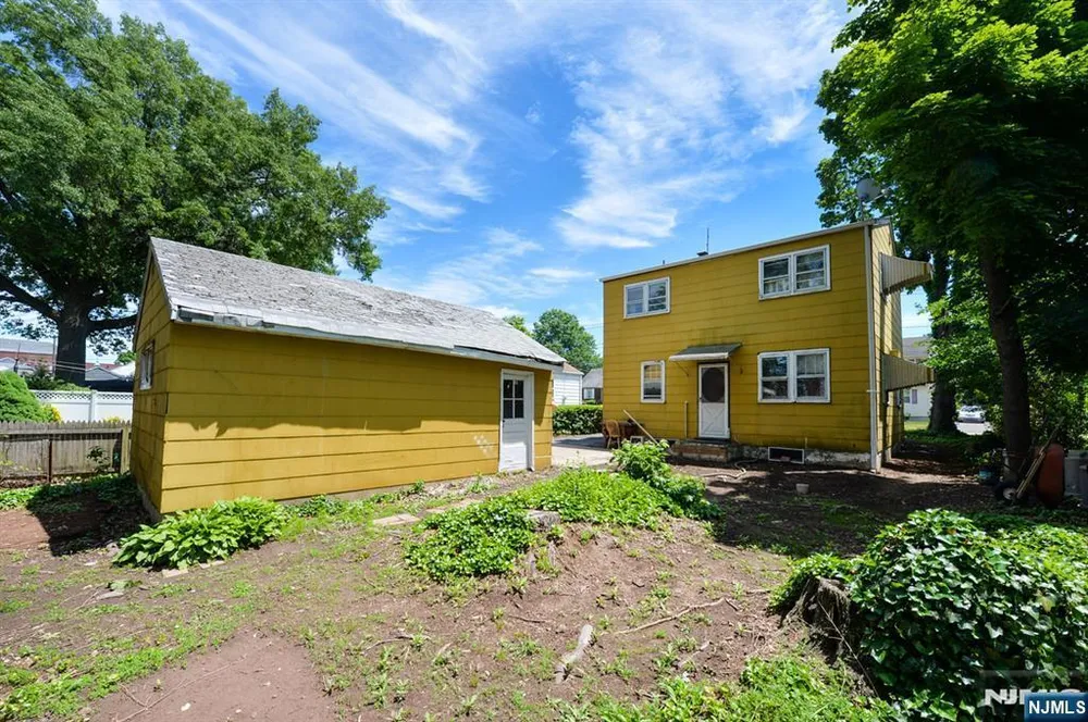 295 Lanza Ave, Saddle Brook, NJ 07663-6138