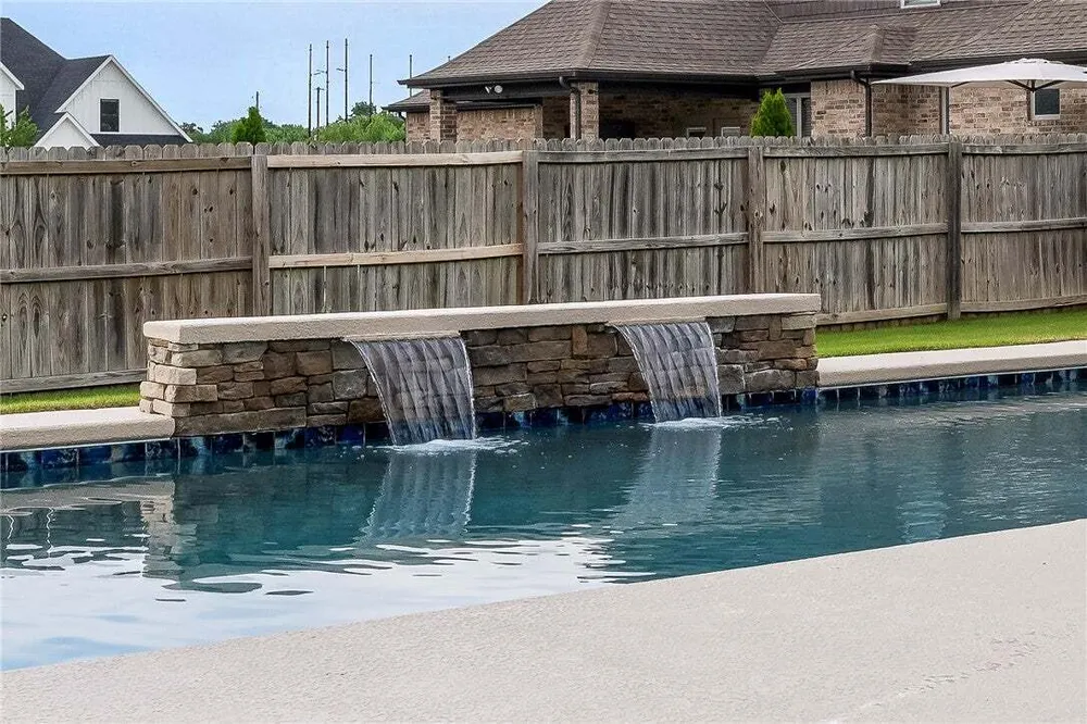 1701 Helen Ln, Bentonville, AR 72713