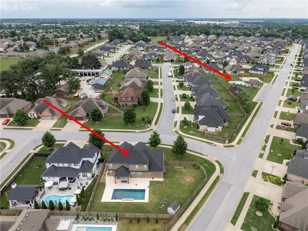 1701 Helen Ln, Bentonville, AR 72713