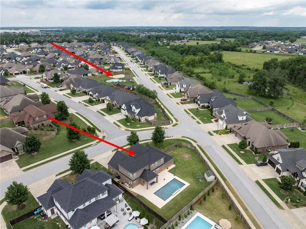 1701 Helen Ln, Bentonville, AR 72713