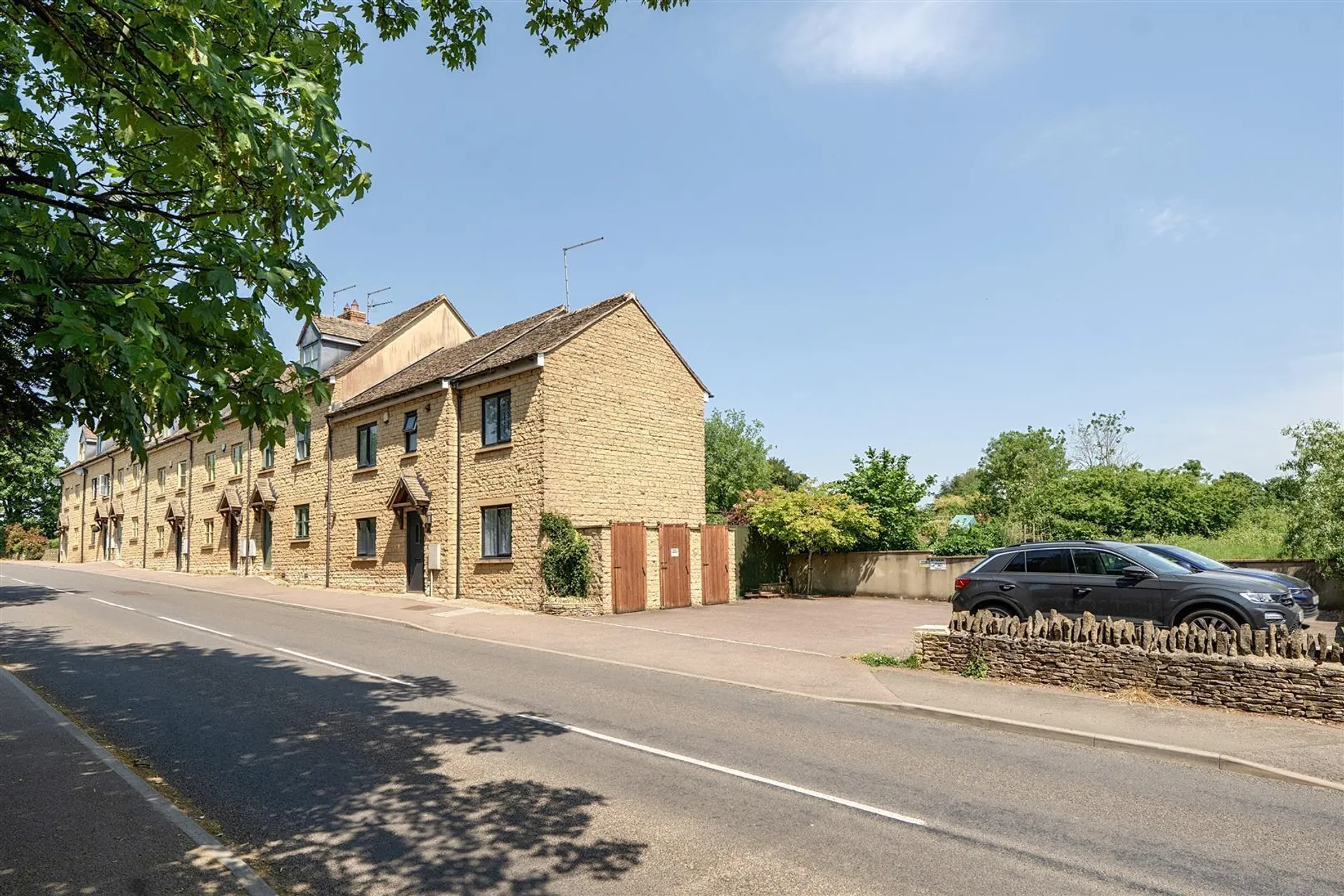 Property photo top 1