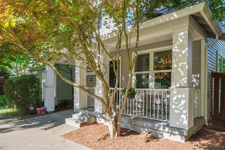 6022 29th Ave SW, Seattle, WA 98126
