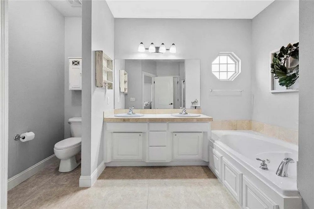 4601 SW Golden Eagle Ave, Bentonville, AR 72713