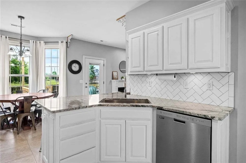 4601 SW Golden Eagle Ave, Bentonville, AR 72713