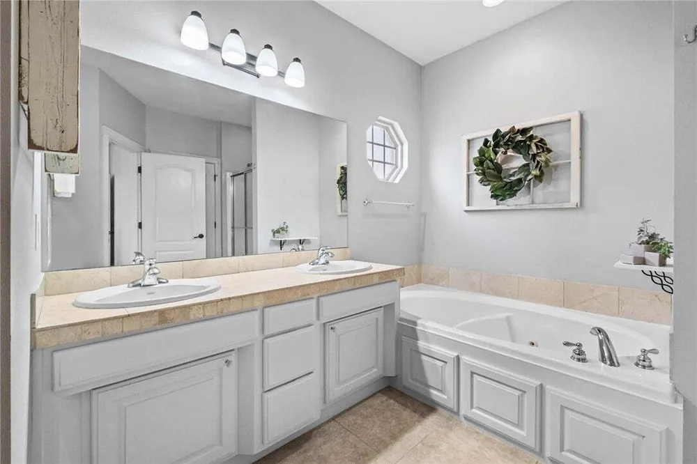 4601 SW Golden Eagle Ave, Bentonville, AR 72713